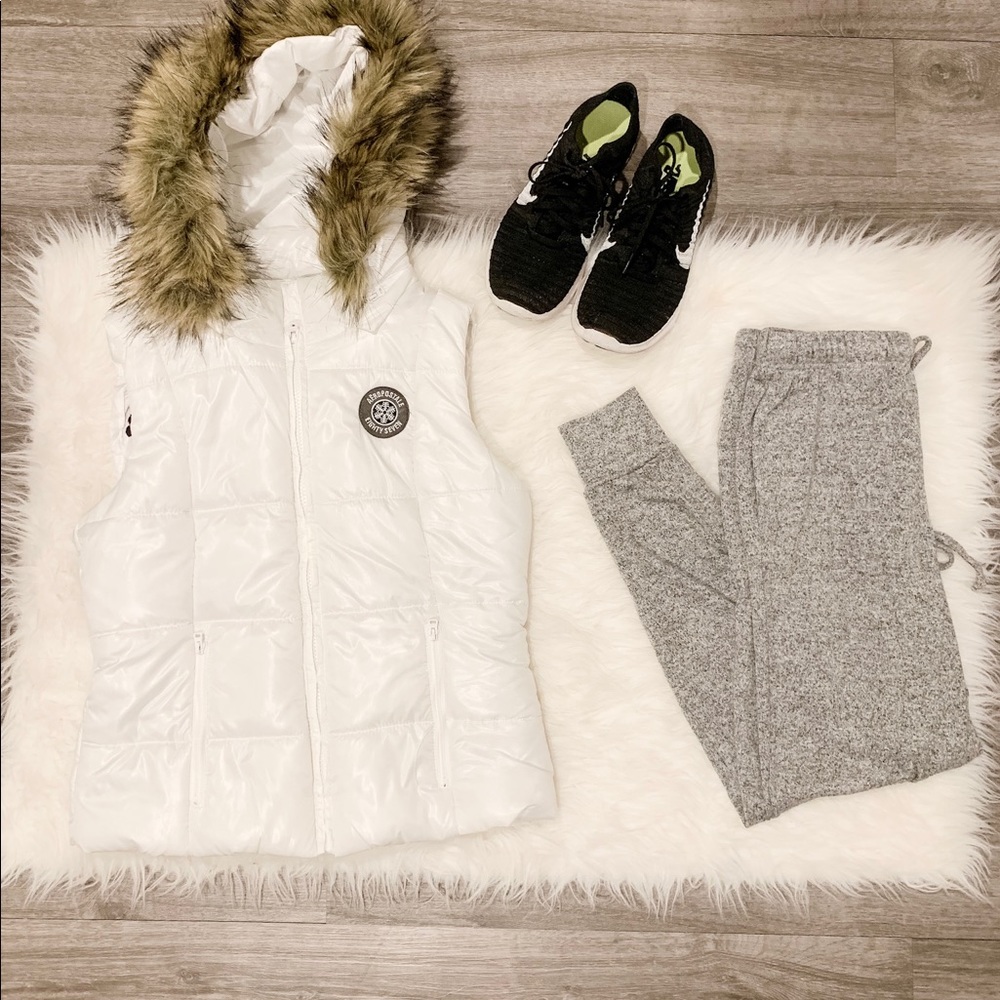 Aeropostale White Puffer Vest